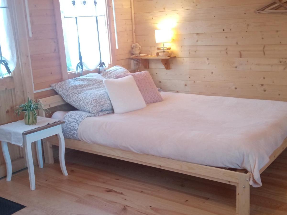 Chambre Studio Photo Chalet Sdb Partagee A Proximite Chavagne Exterior foto